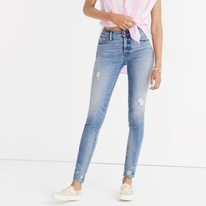 NWOT Madewell 9in Skinny Jeans: Destructed Edition